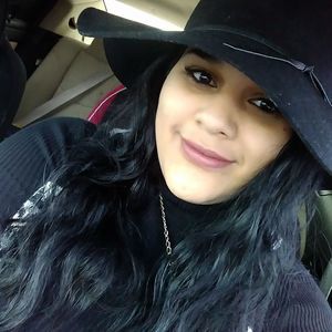 Meet your Posher, Mayra